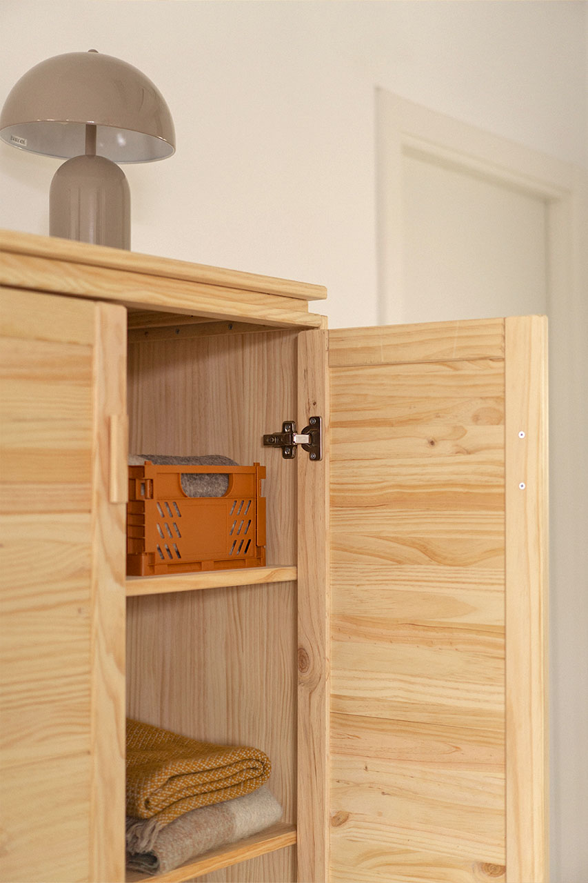 Imagen de ambiente 4 para:Armario zapatero con puertas de madera de pino